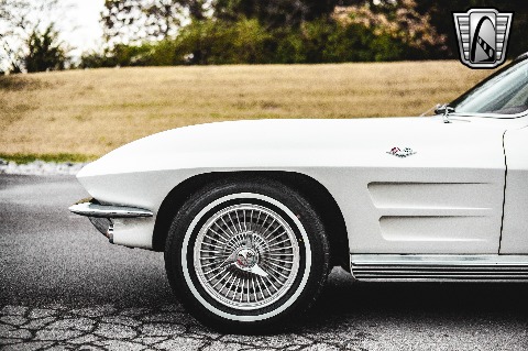 1964 Chevrolet Corvette image 28
