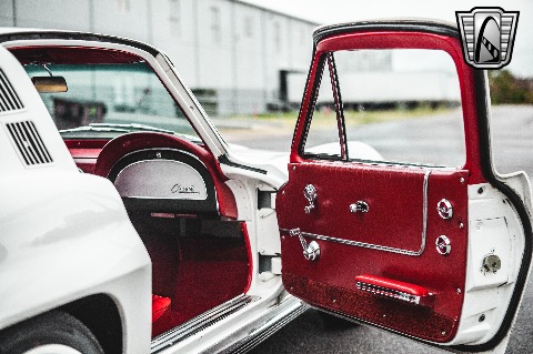 1964 Chevrolet Corvette image 132