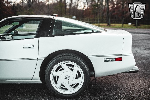 1988 Chevrolet Corvette image 30