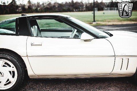 1988 Chevrolet Corvette image 32