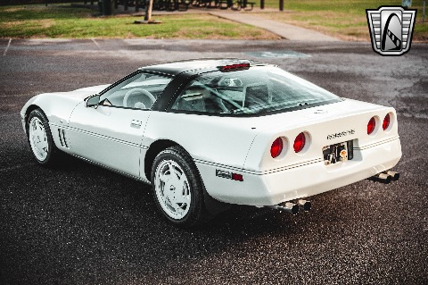 1988 Chevrolet Corvette image 10