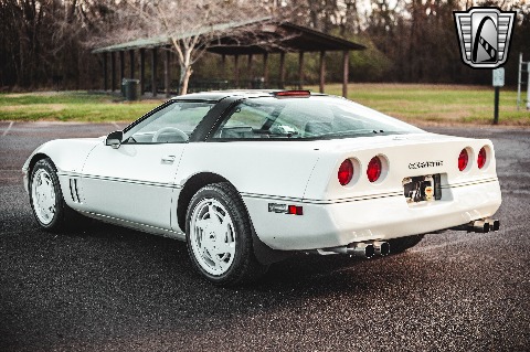 1988 Chevrolet Corvette image 11
