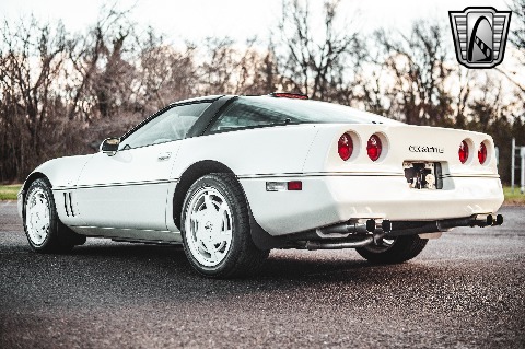 1988 Chevrolet Corvette image 12