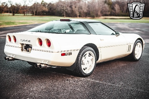 1988 Chevrolet Corvette image 17