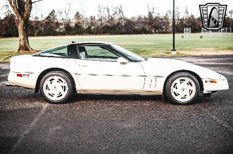 1988 Chevrolet Corvette image 20