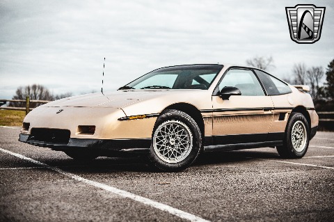 1987 Pontiac Fiero image 3