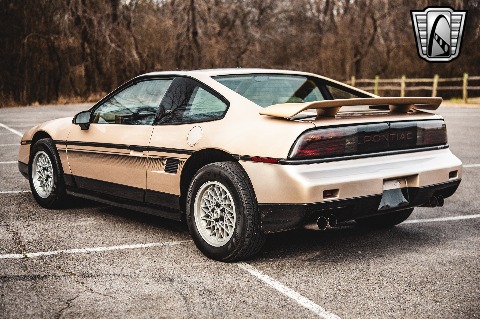 1987 Pontiac Fiero image 11