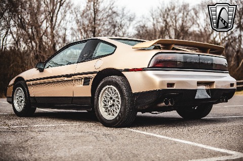 1987 Pontiac Fiero image 12