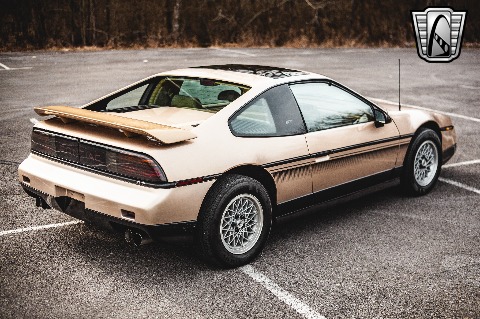 1987 Pontiac Fiero image 16