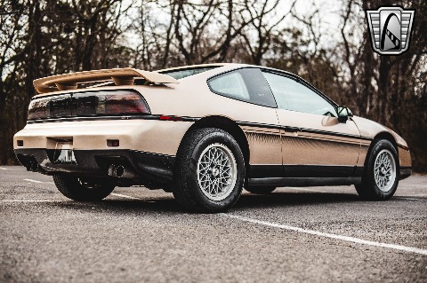 1987 Pontiac Fiero image 18