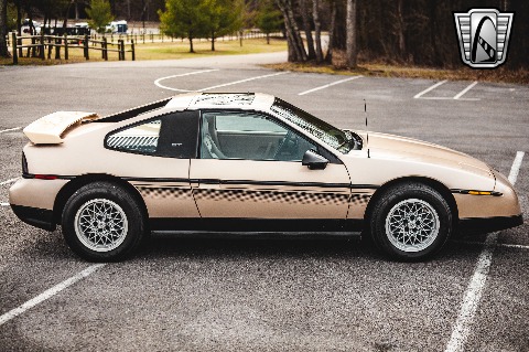 1987 Pontiac Fiero image 19