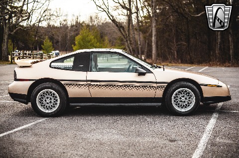 1987 Pontiac Fiero image 20
