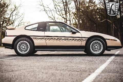 1987 Pontiac Fiero image 21