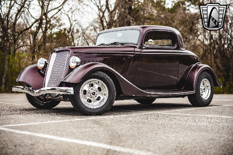 1934 Ford 3 Window image 3