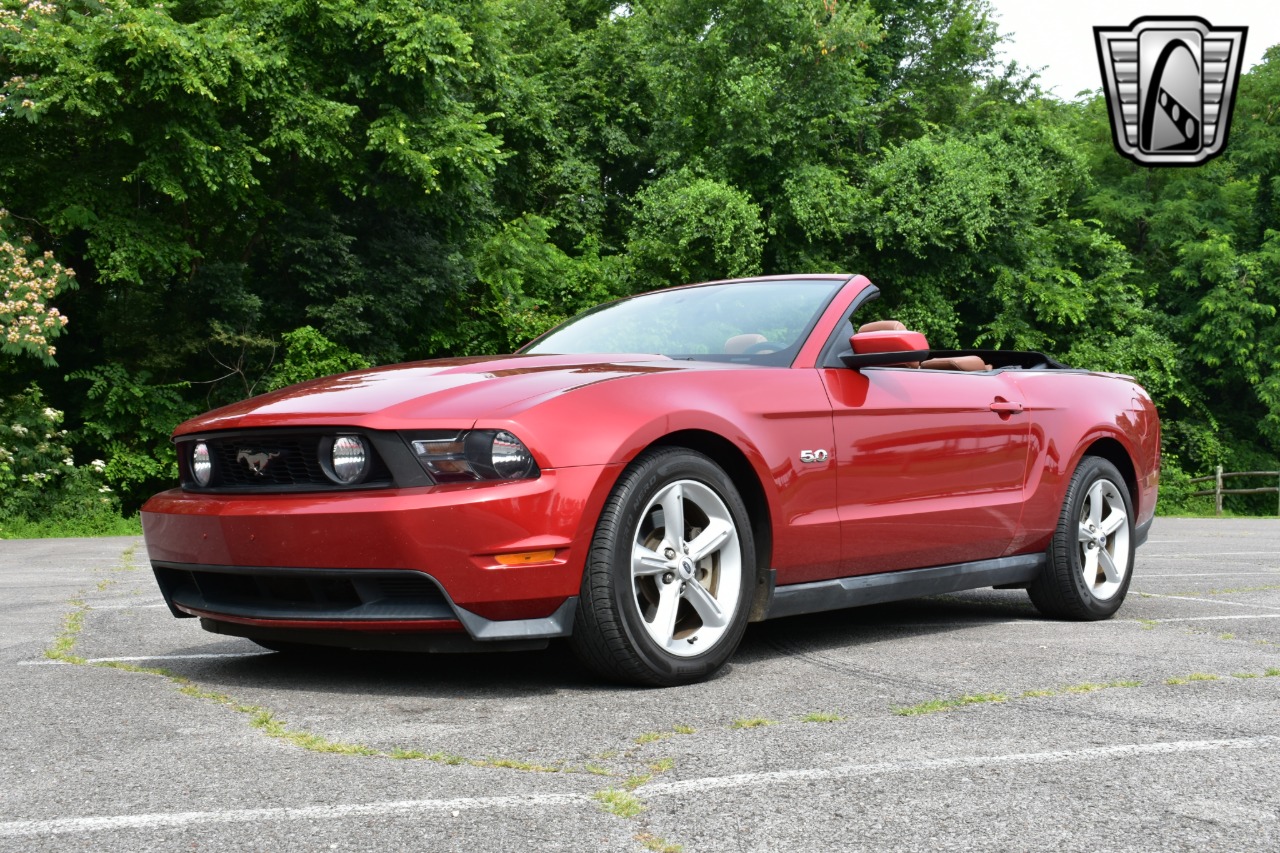 2011 Ford Mustang 2