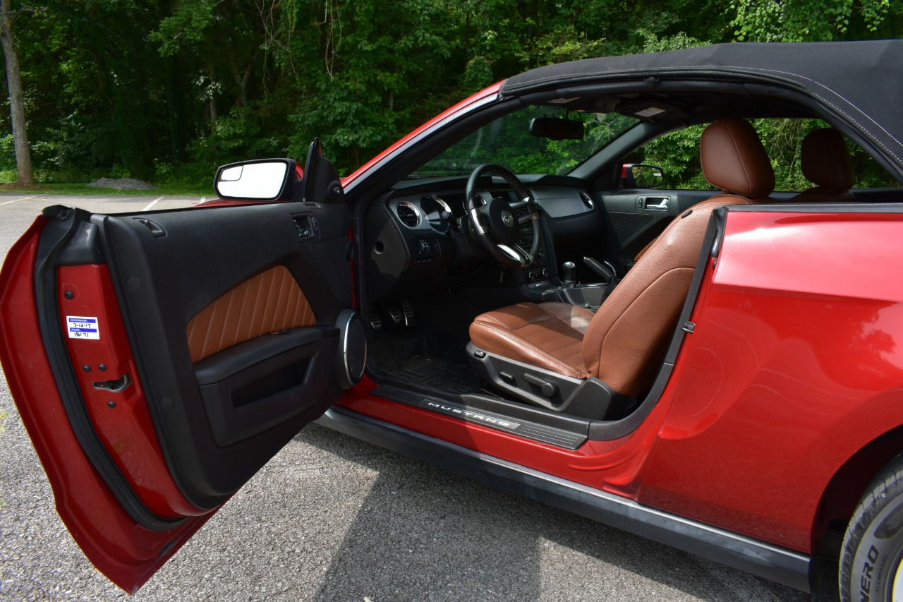 2011 Ford Mustang 17