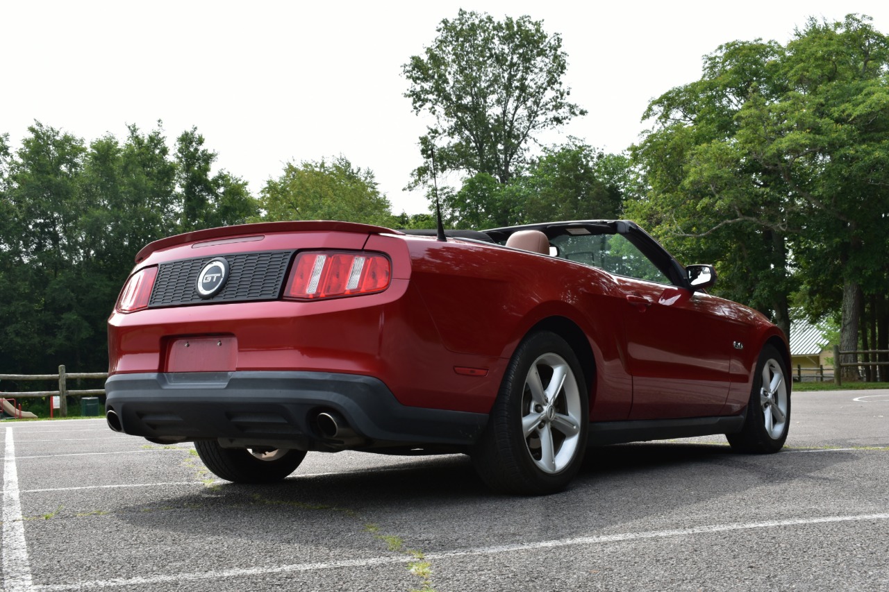 2011 Ford Mustang 4