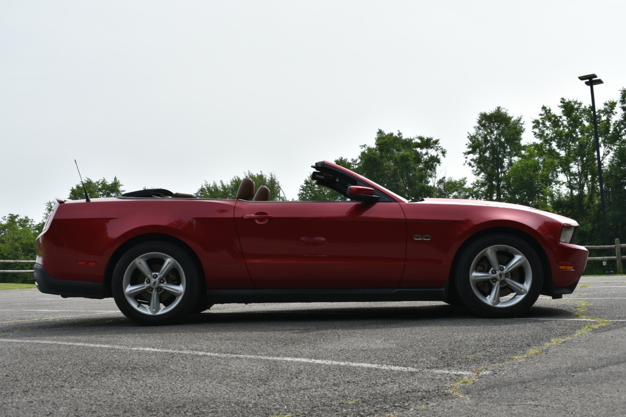 2011 Ford Mustang 37