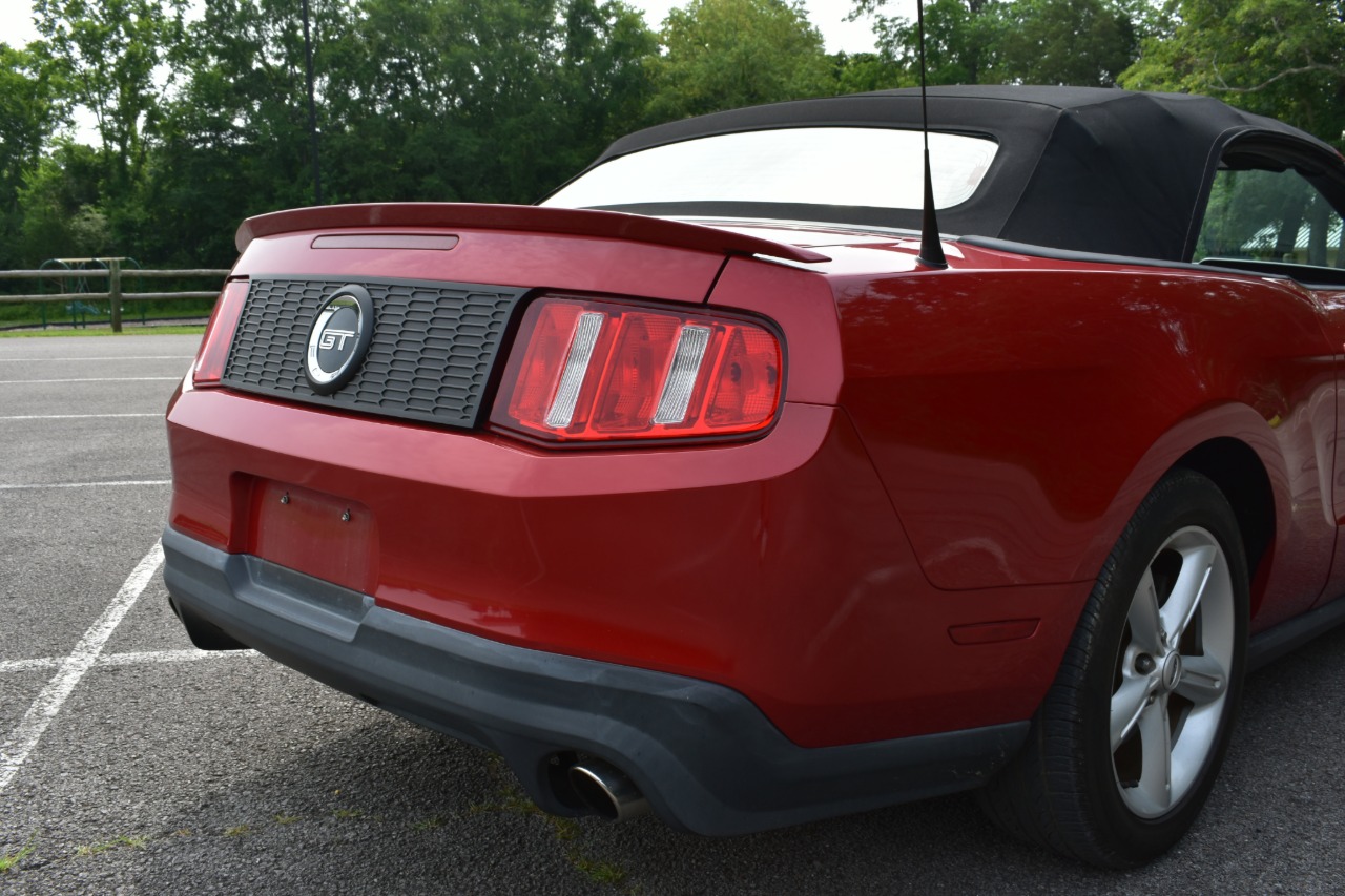 2011 Ford Mustang 16