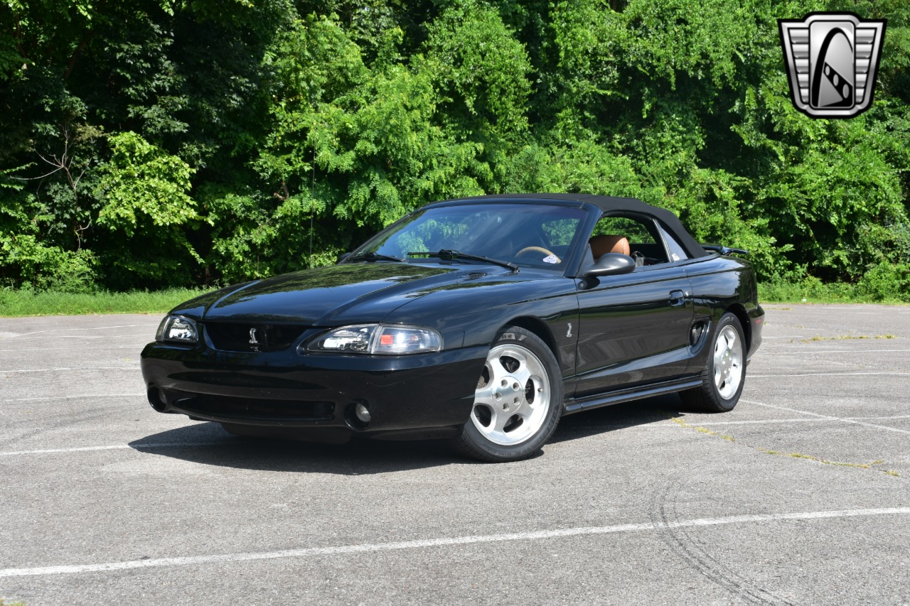 1995 Ford Mustang SVT Cobra 22