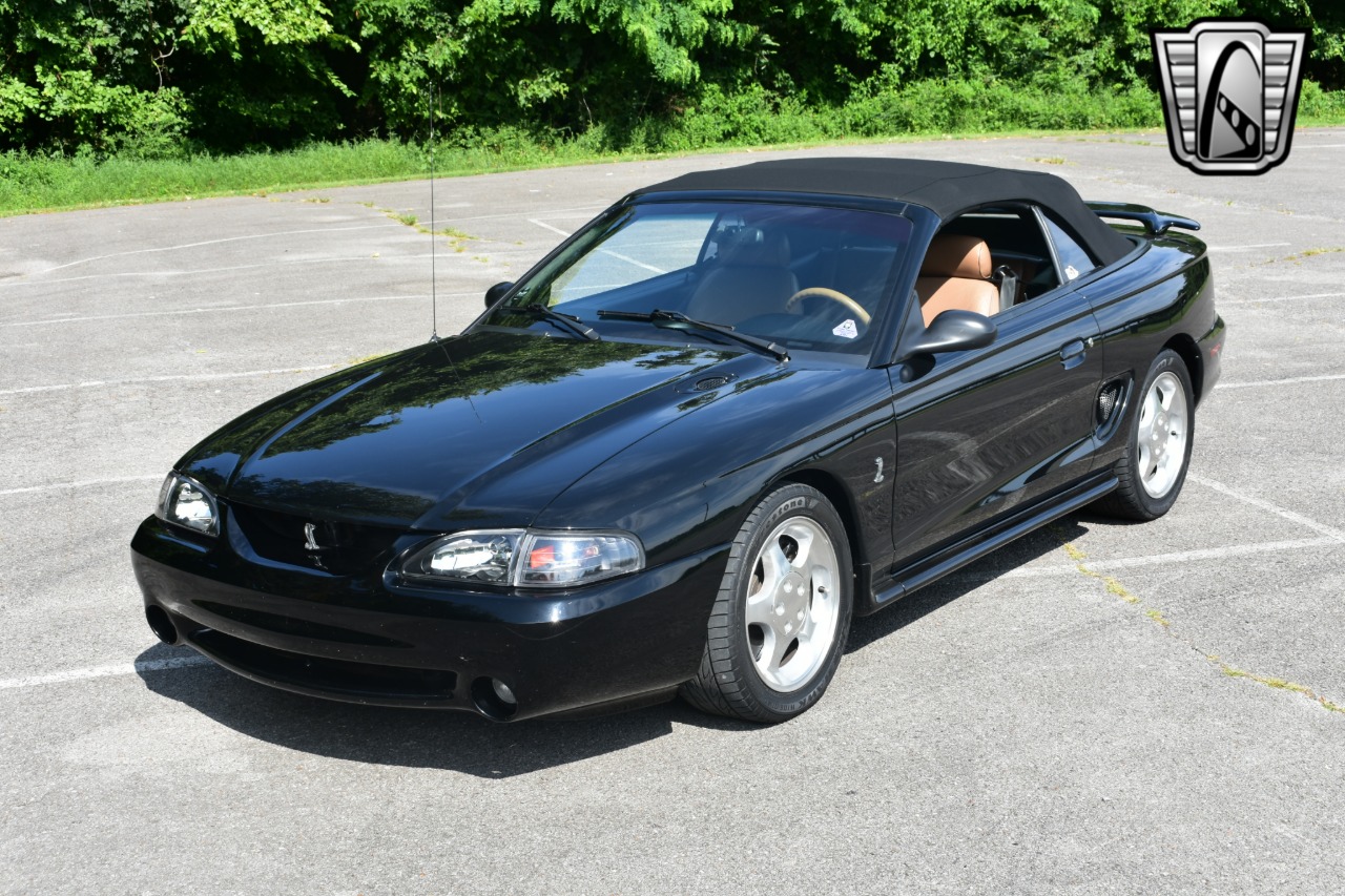 1995 Ford Mustang SVT Cobra 23