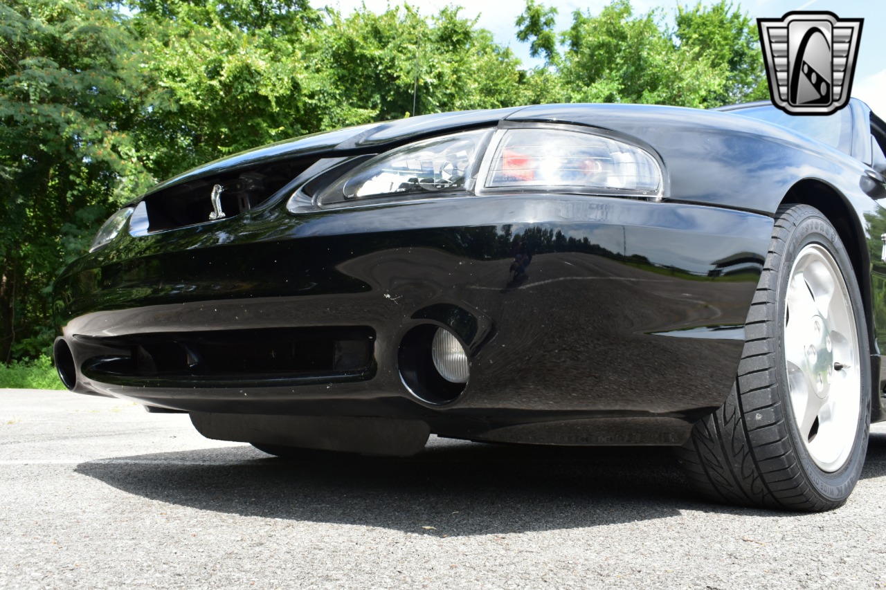 1995 Ford Mustang SVT Cobra 62