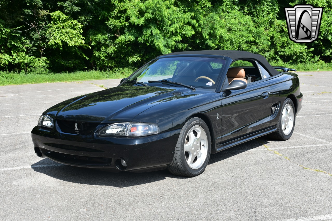 1995 Ford Mustang SVT Cobra 24