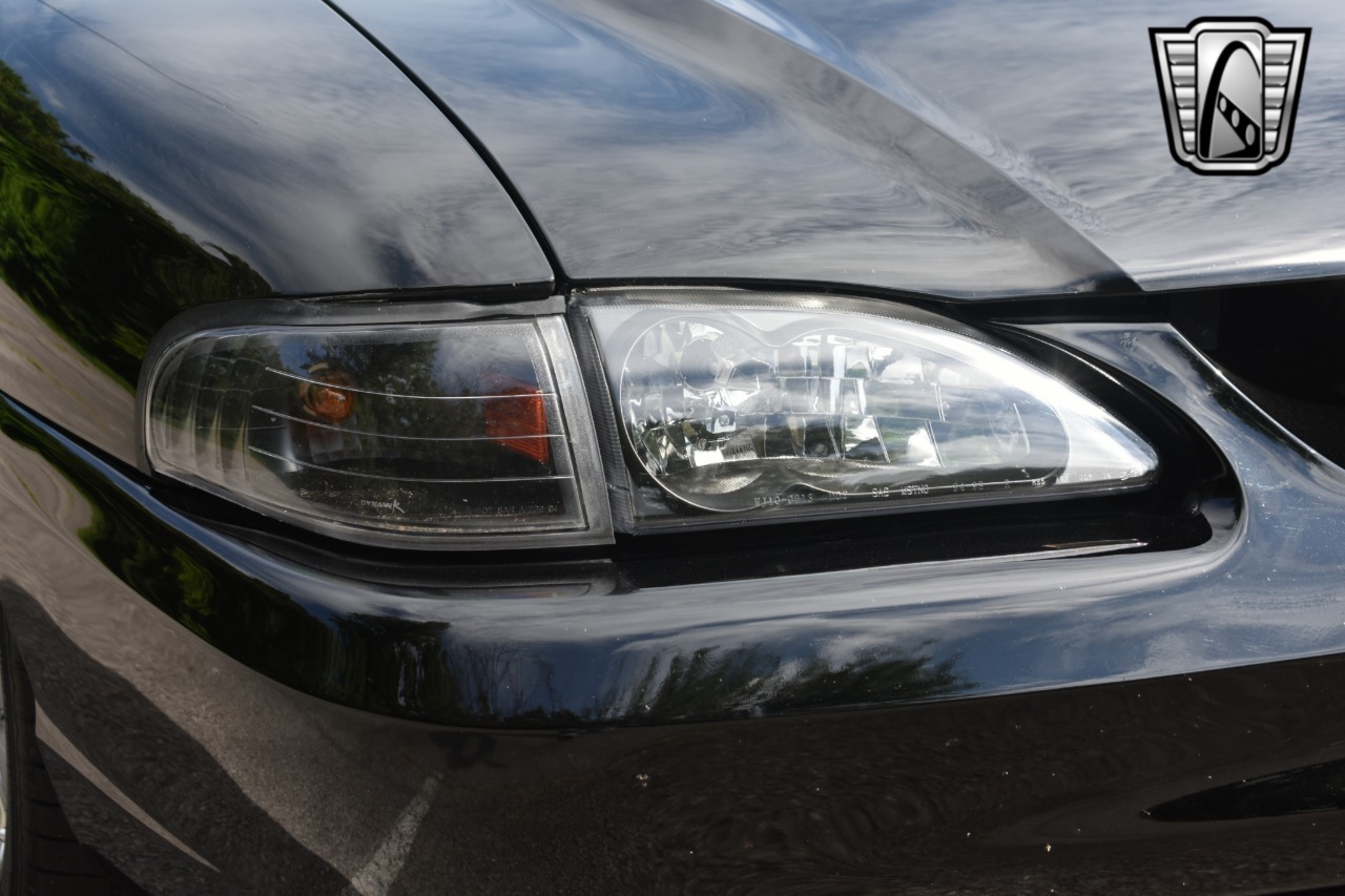 1995 Ford Mustang SVT Cobra 64