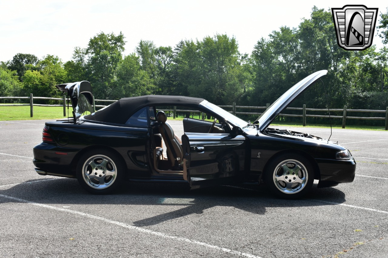 1995 Ford Mustang SVT Cobra 46