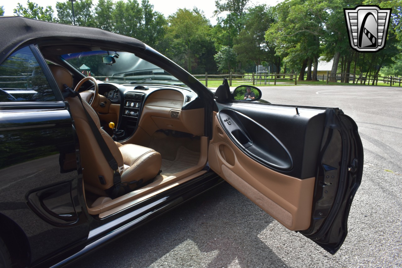 1995 Ford Mustang SVT Cobra 21