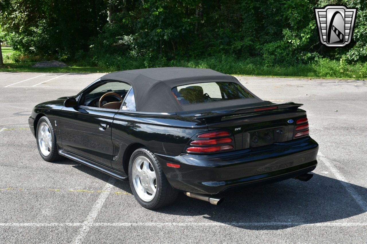 1995 Ford Mustang SVT Cobra 28
