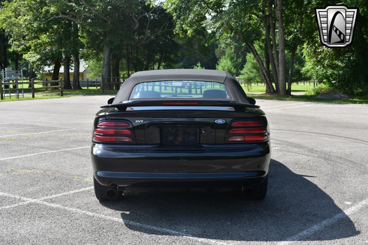 1995 Ford Mustang SVT Cobra 31