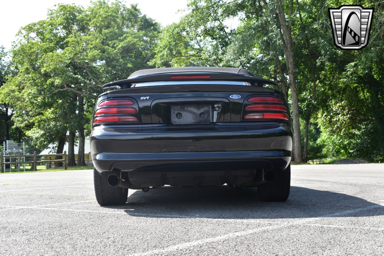 1995 Ford Mustang SVT Cobra 32