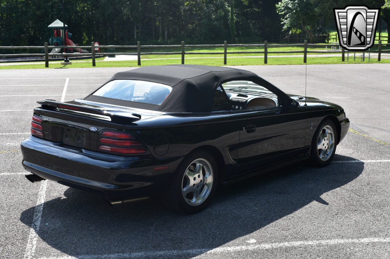 1995 Ford Mustang SVT Cobra 33