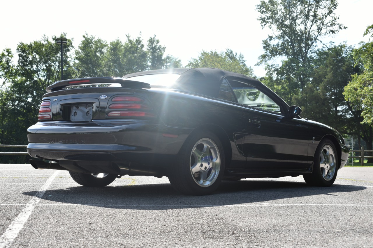 1995 Ford Mustang SVT Cobra 34