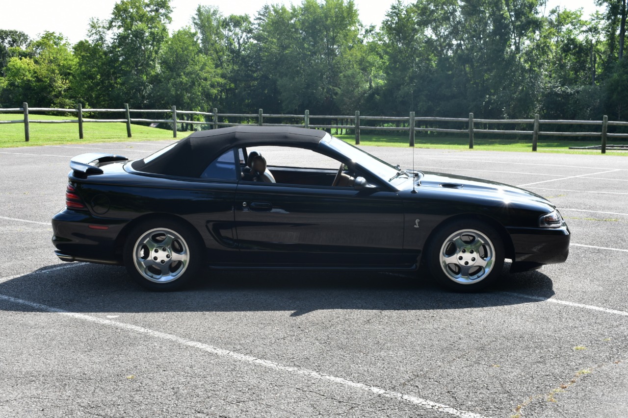 1995 Ford Mustang SVT Cobra 35