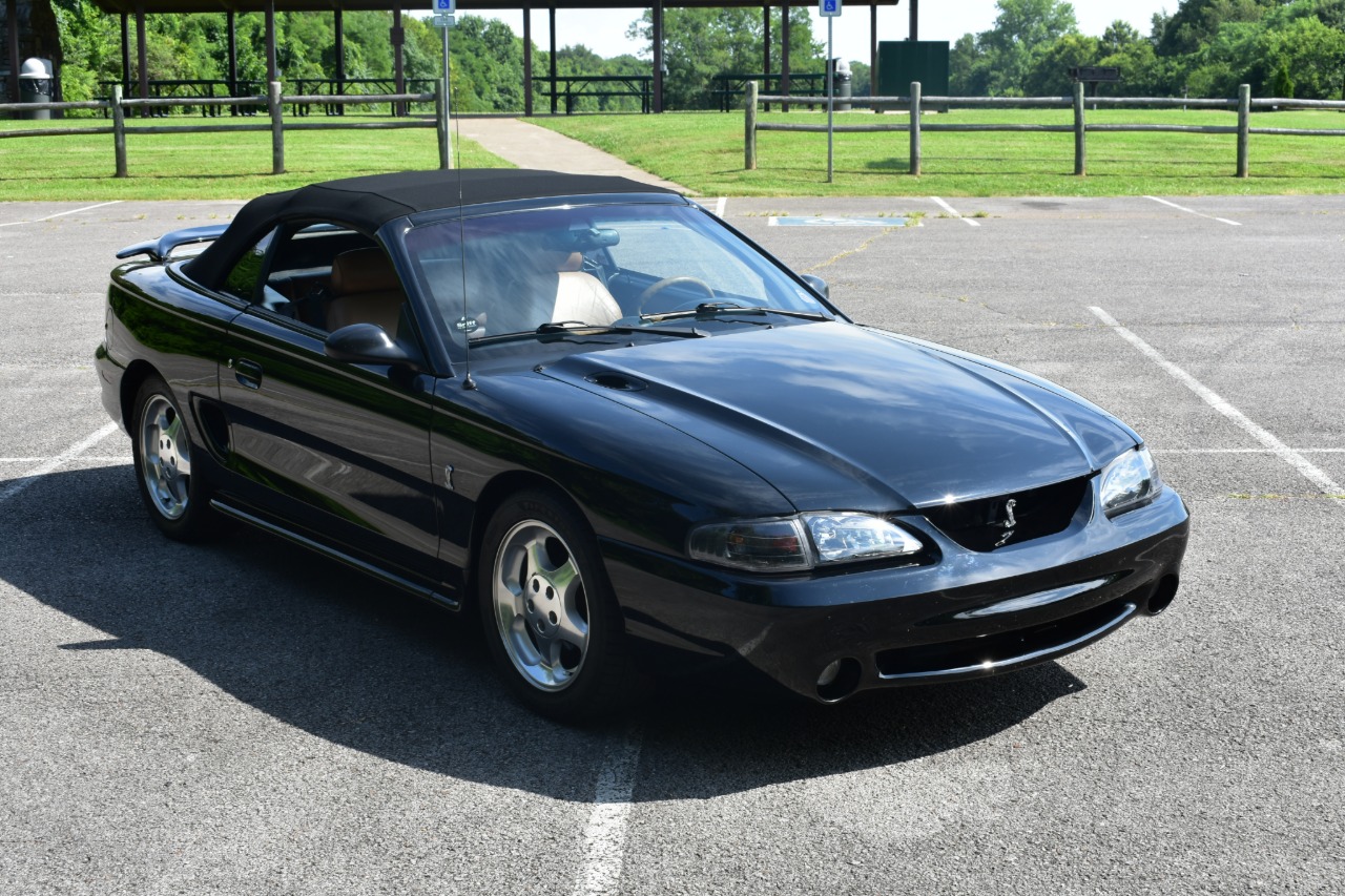 1995 Ford Mustang SVT Cobra 38