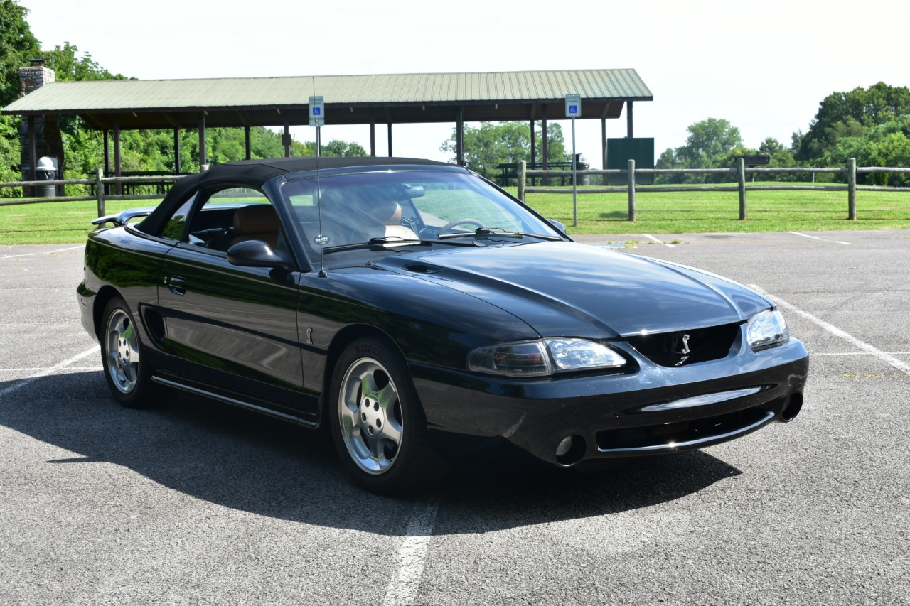1995 Ford Mustang SVT Cobra 39