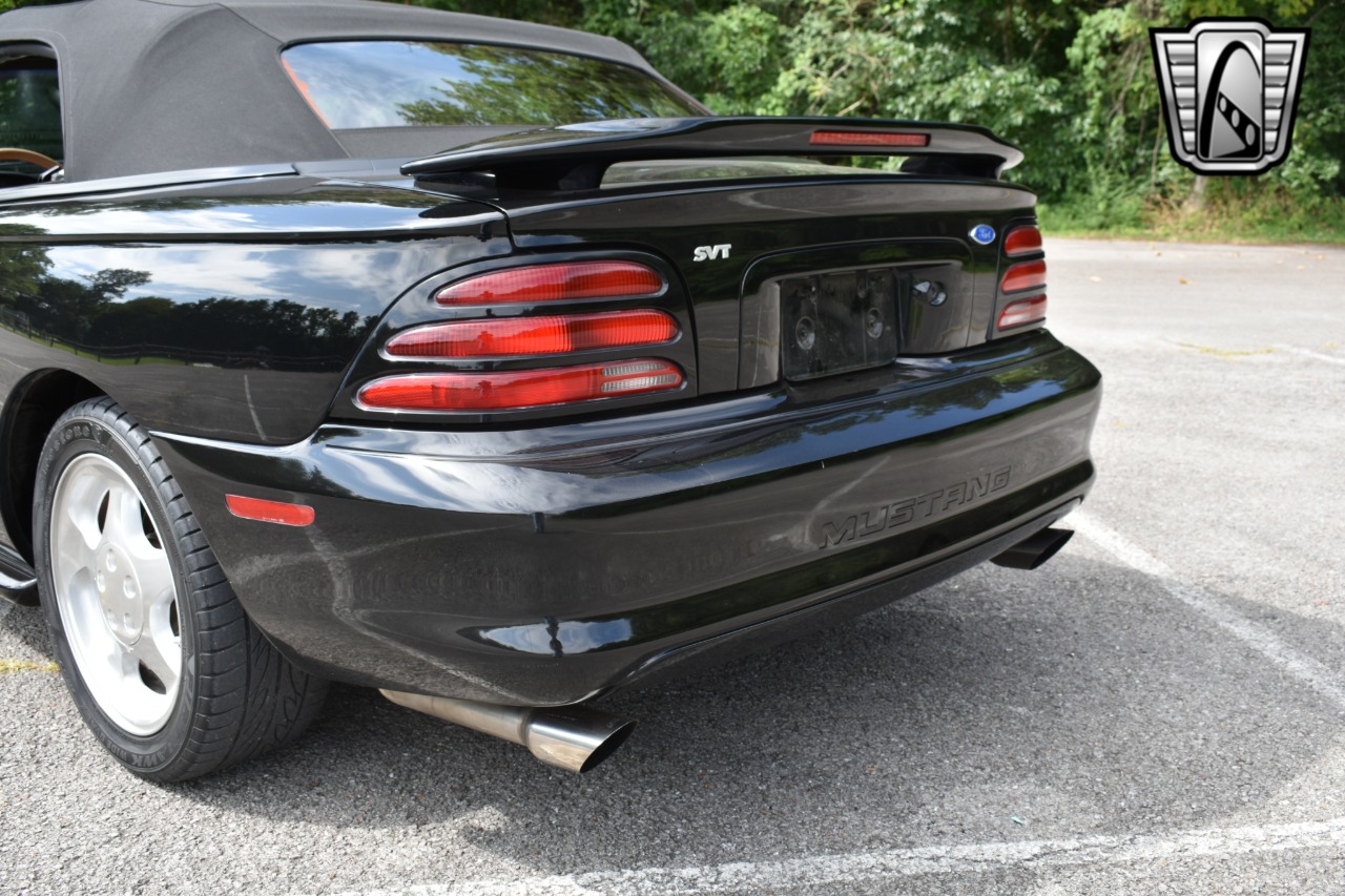 1995 Ford Mustang SVT Cobra 15
