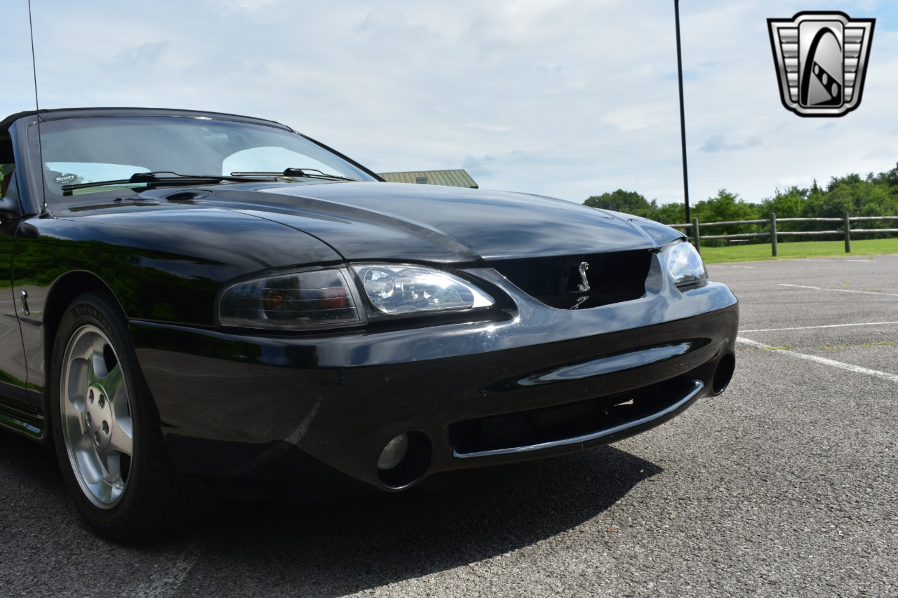 1995 Ford Mustang SVT Cobra 13