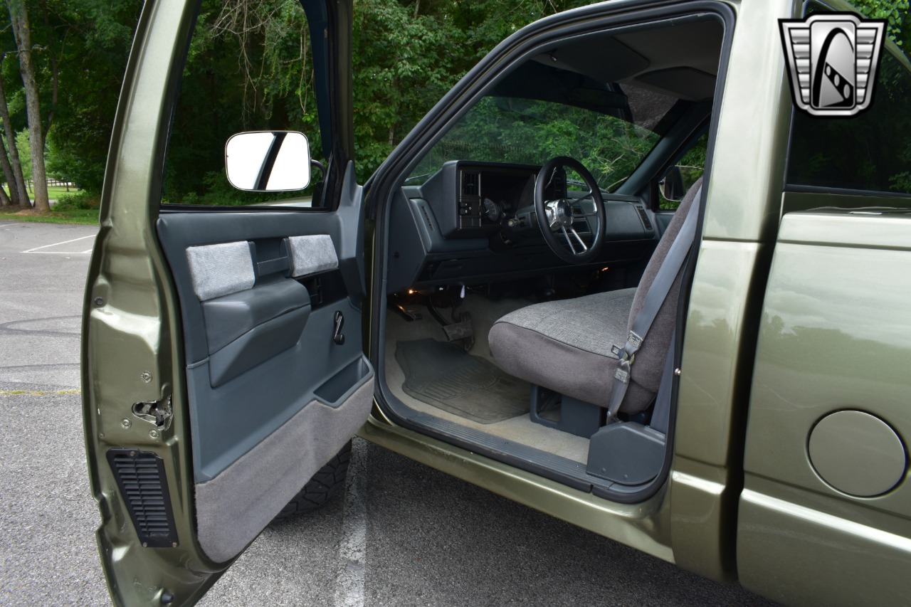 1989 GMC Sierra 16