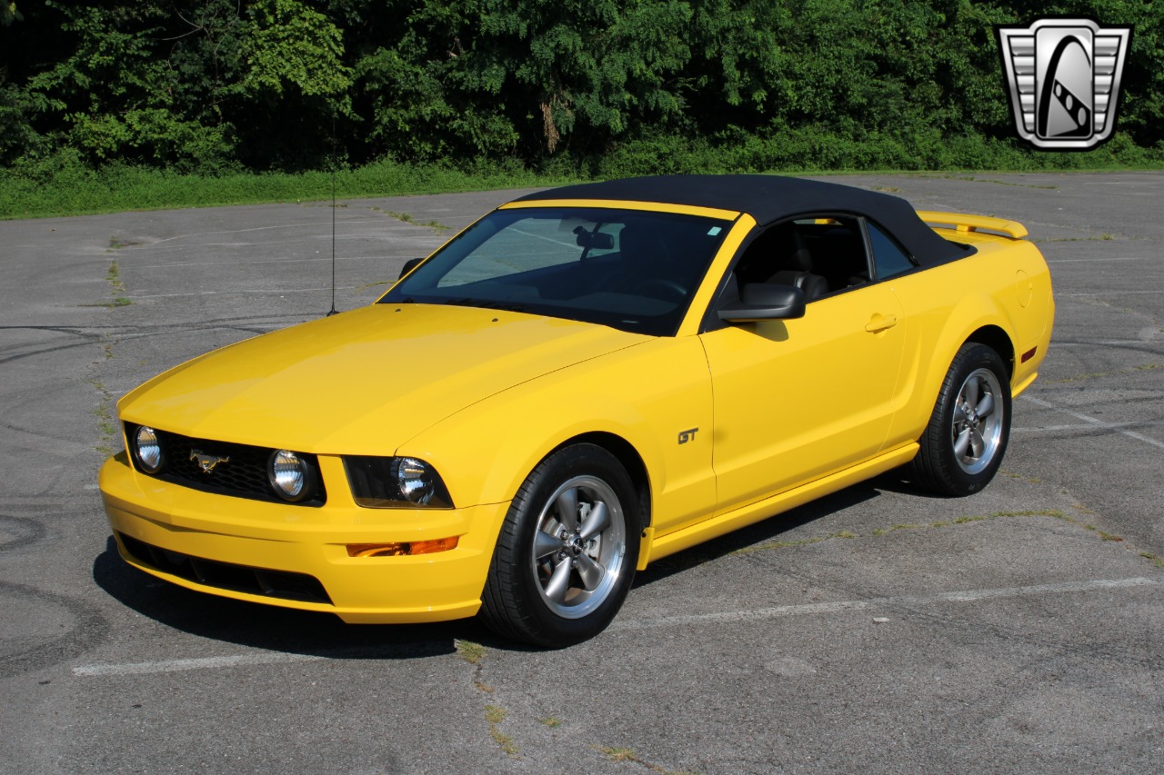 2006 Ford Mustang 23