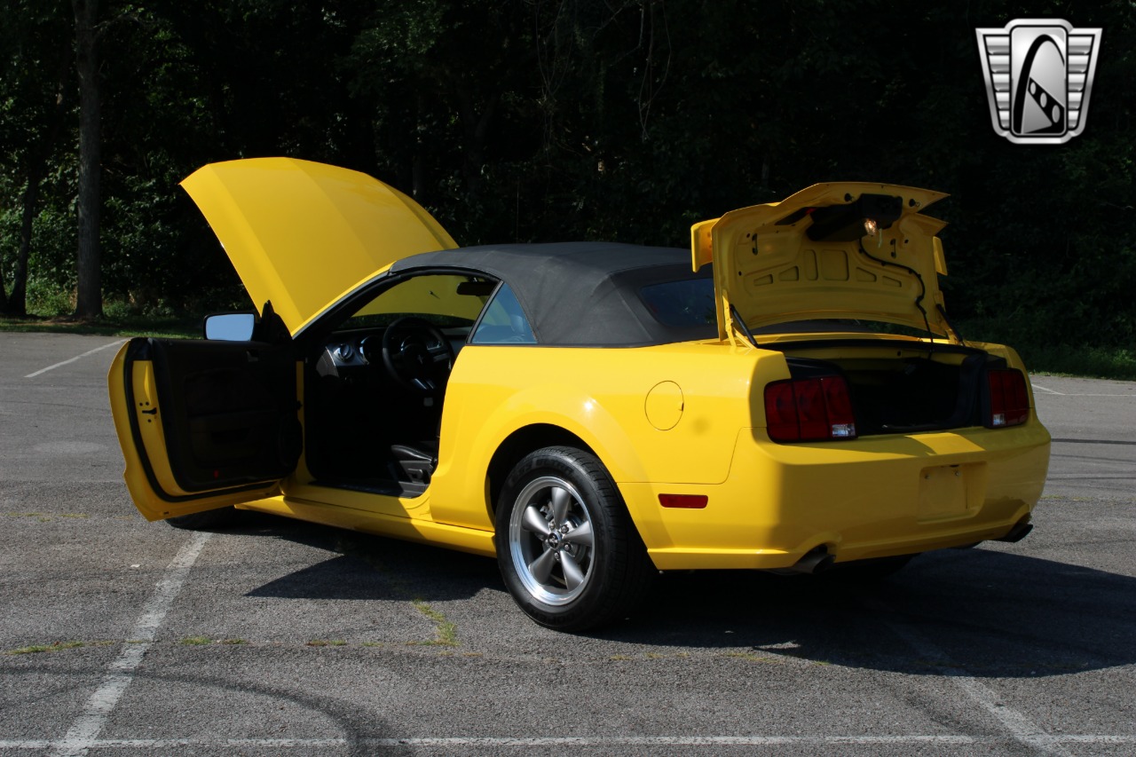 2006 Ford Mustang 44