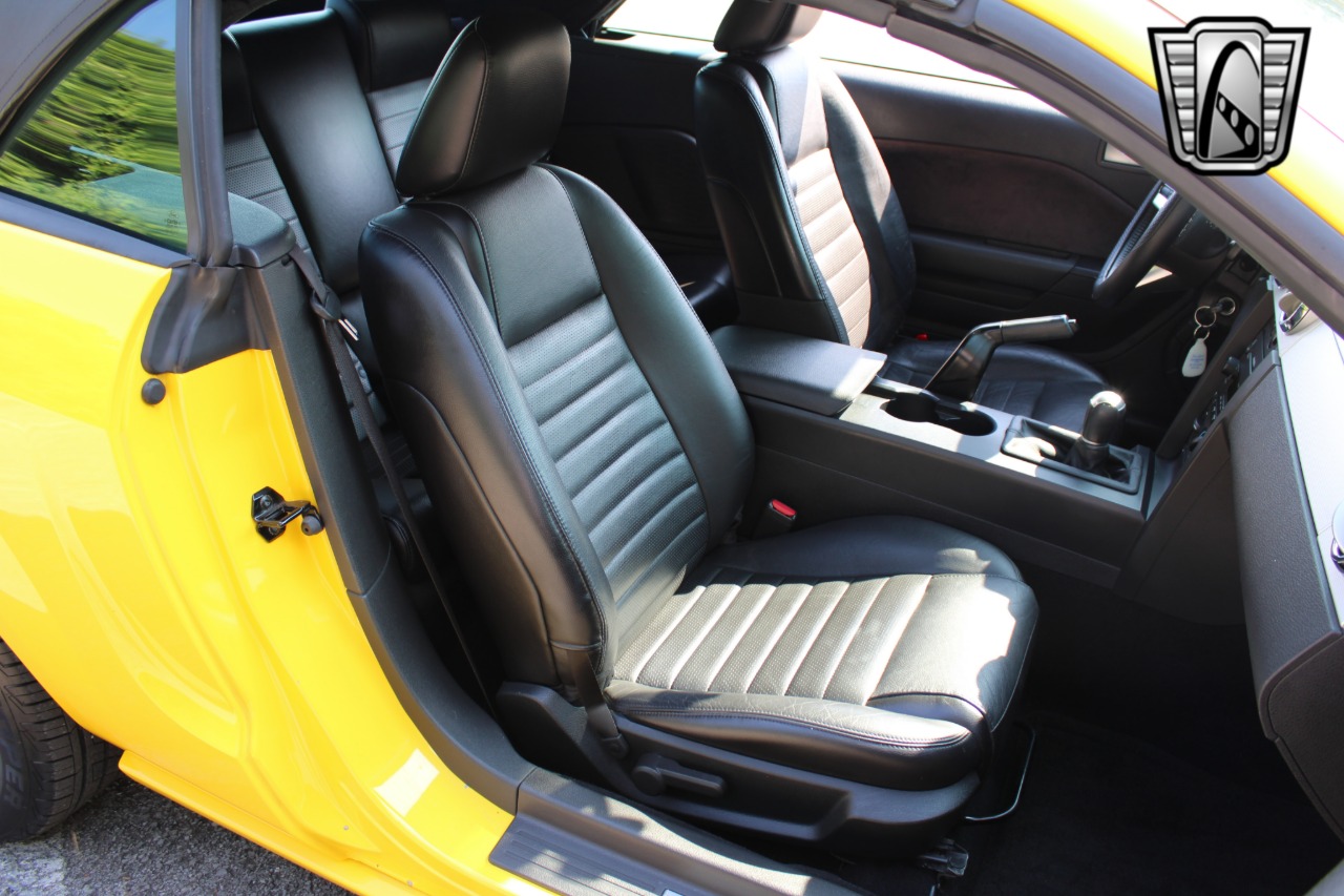 2006 Ford Mustang 18