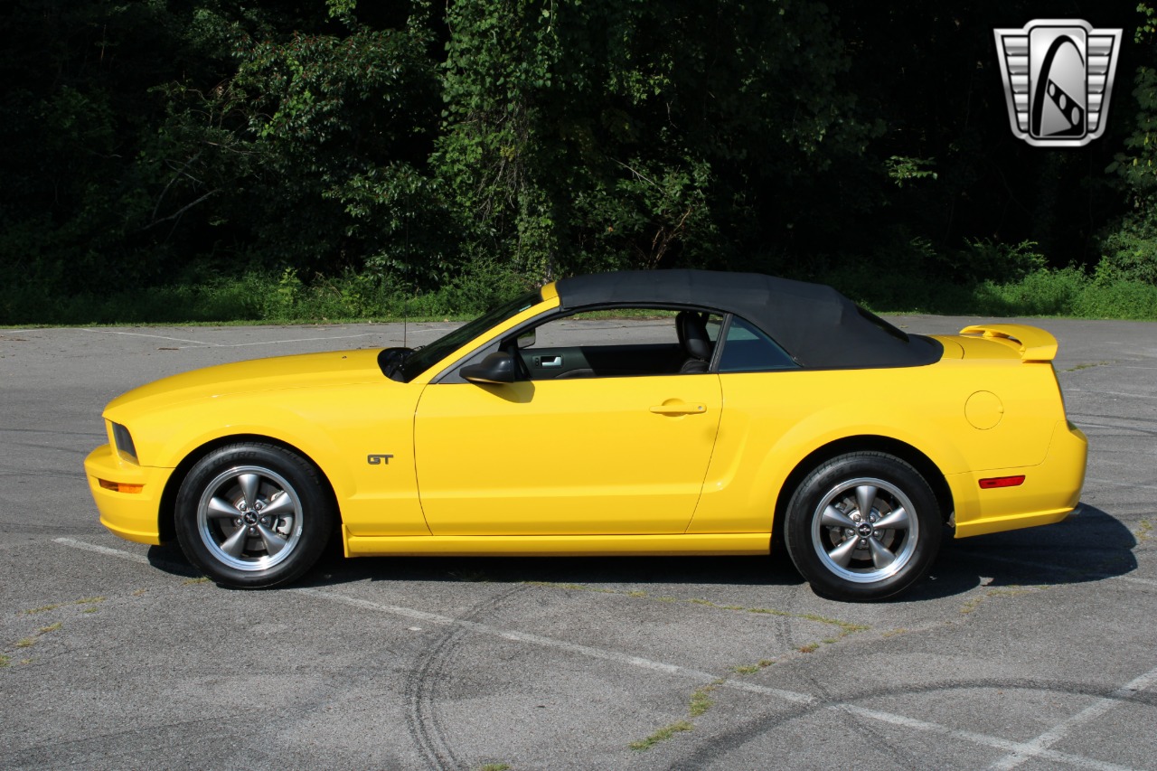 2006 Ford Mustang 25