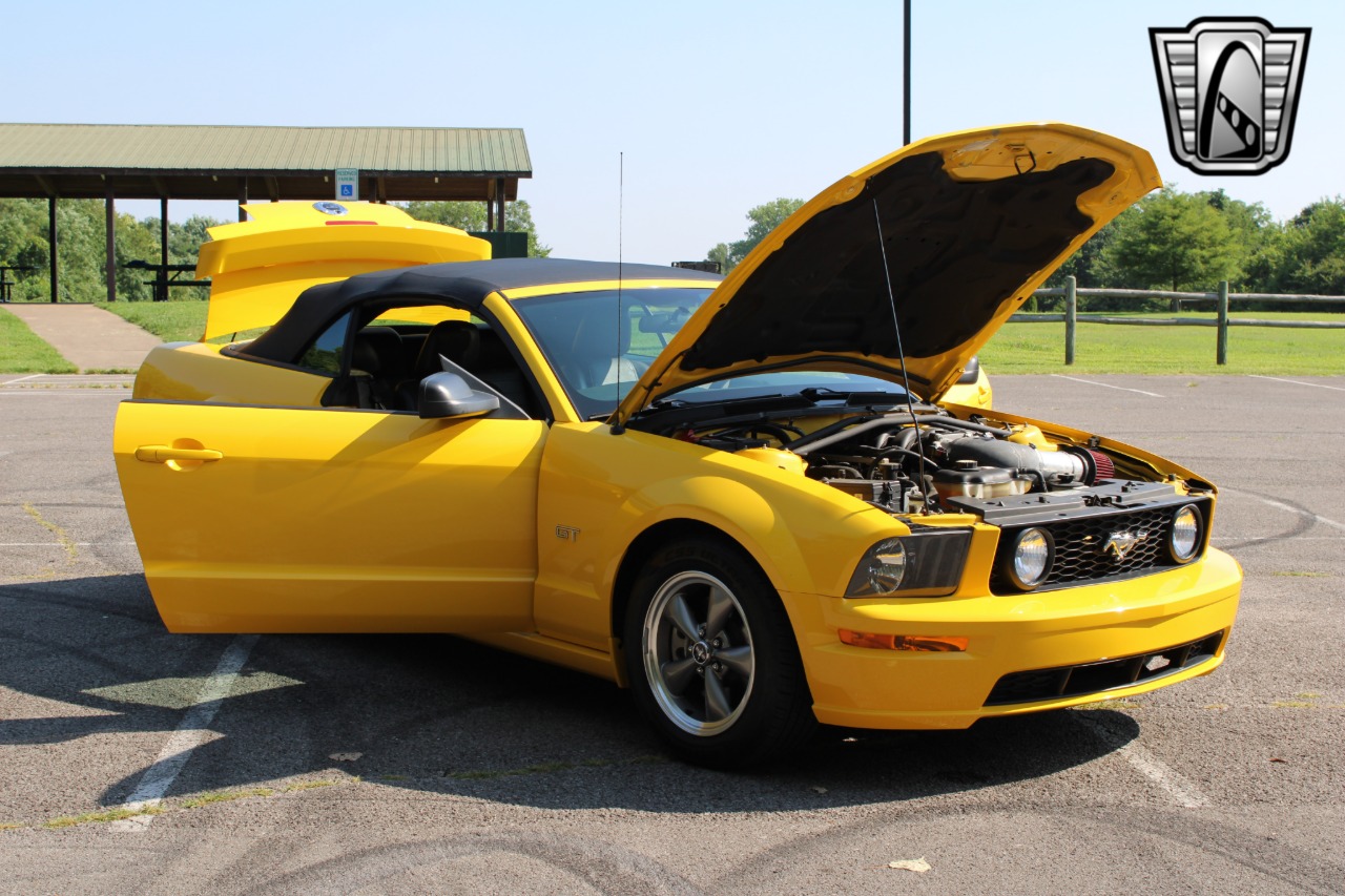 2006 Ford Mustang 8