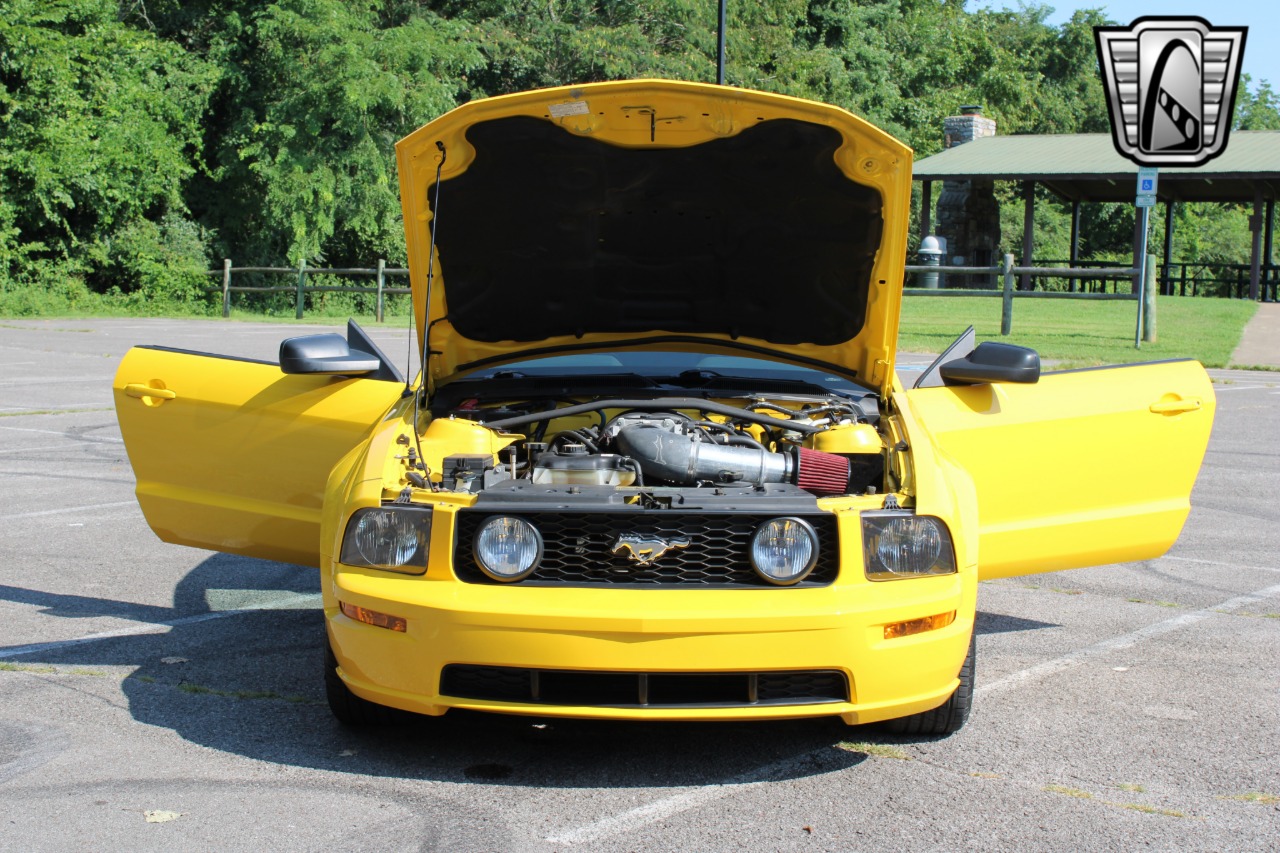 2006 Ford Mustang 47