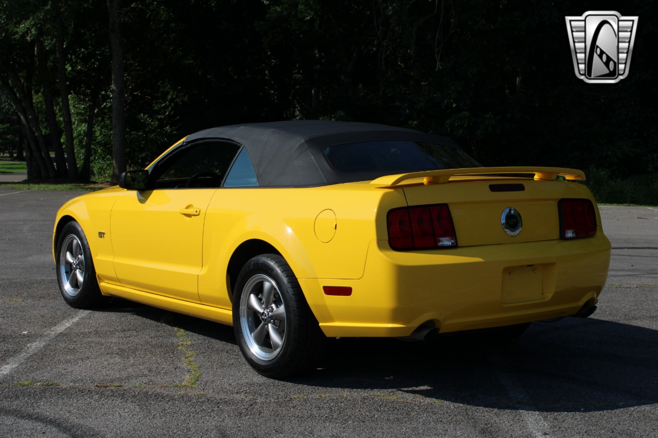 2006 Ford Mustang 29