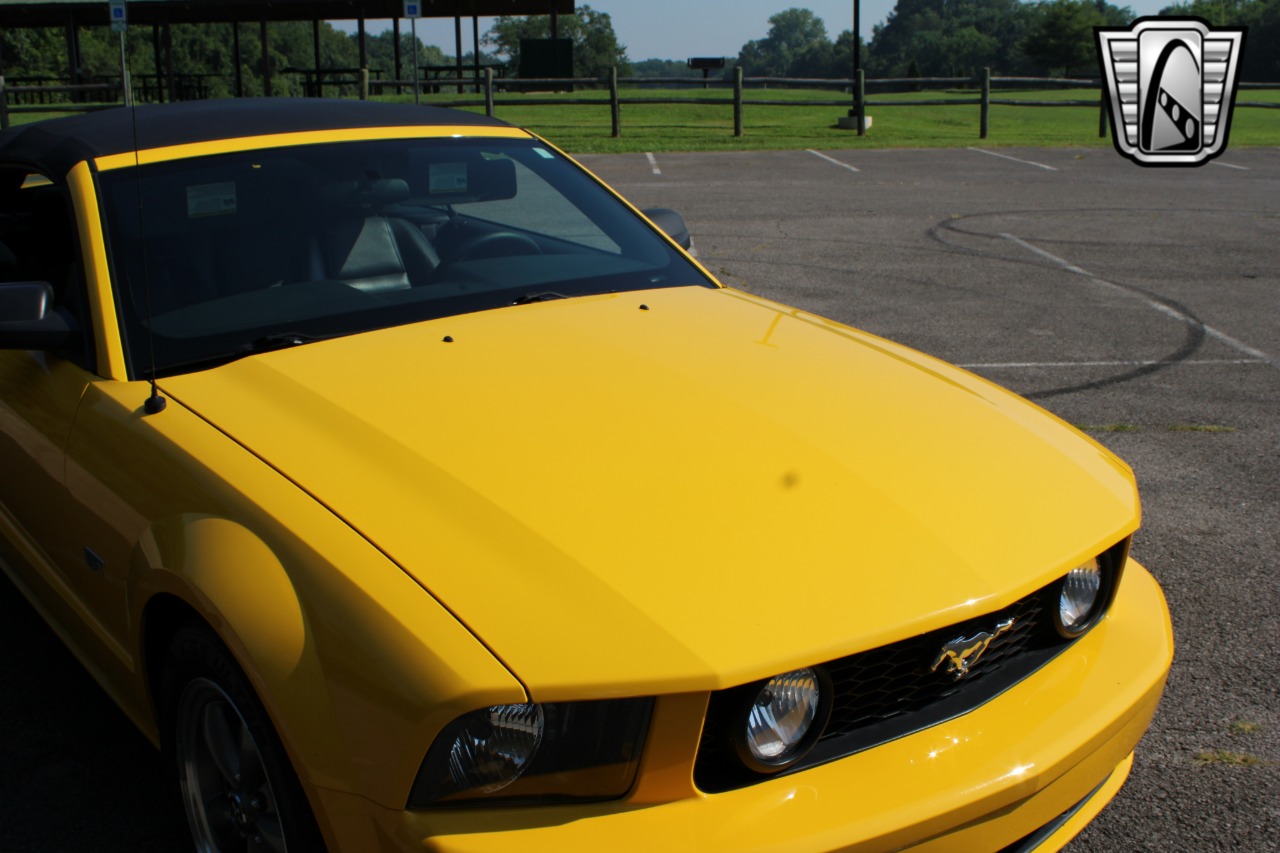2006 Ford Mustang 72
