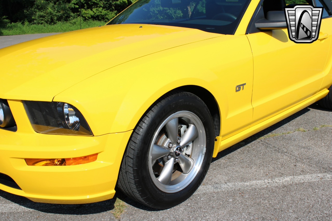 2006 Ford Mustang 74
